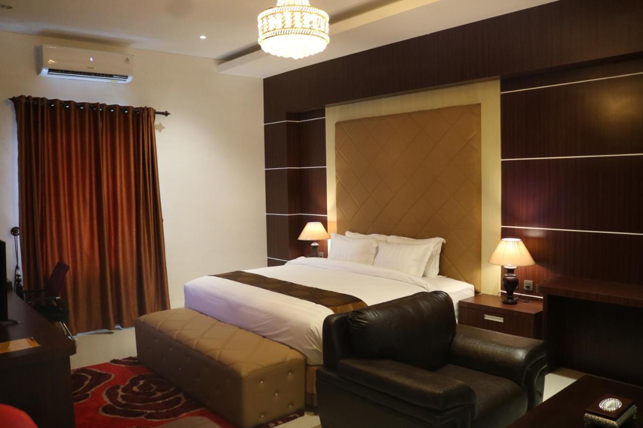 Singapore City Hotel Batu Bara Sungaibalai Экстерьер фото